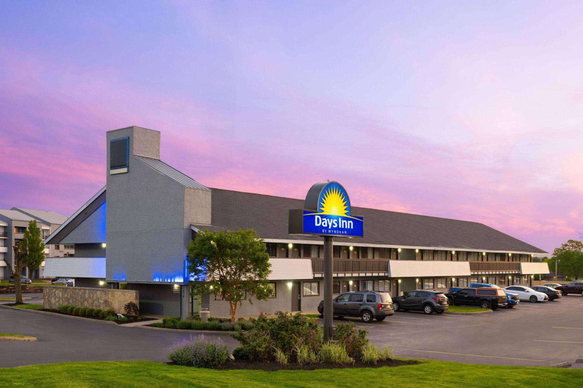 Days Inn By Wyndham Columbus Worthington Exterior foto